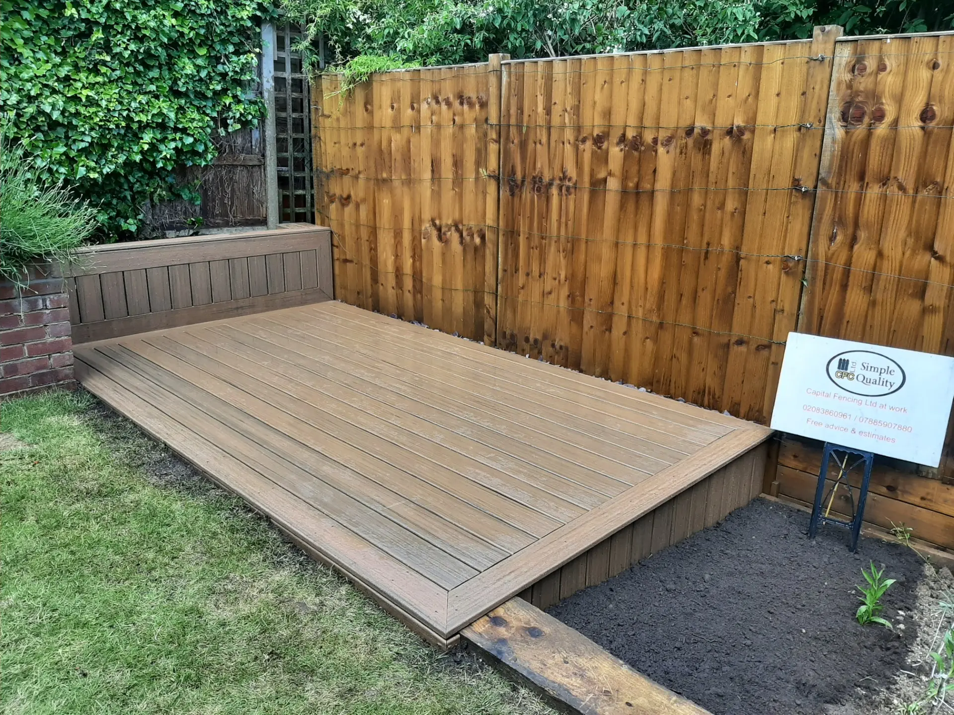 Composite Deck with Built-In Bench