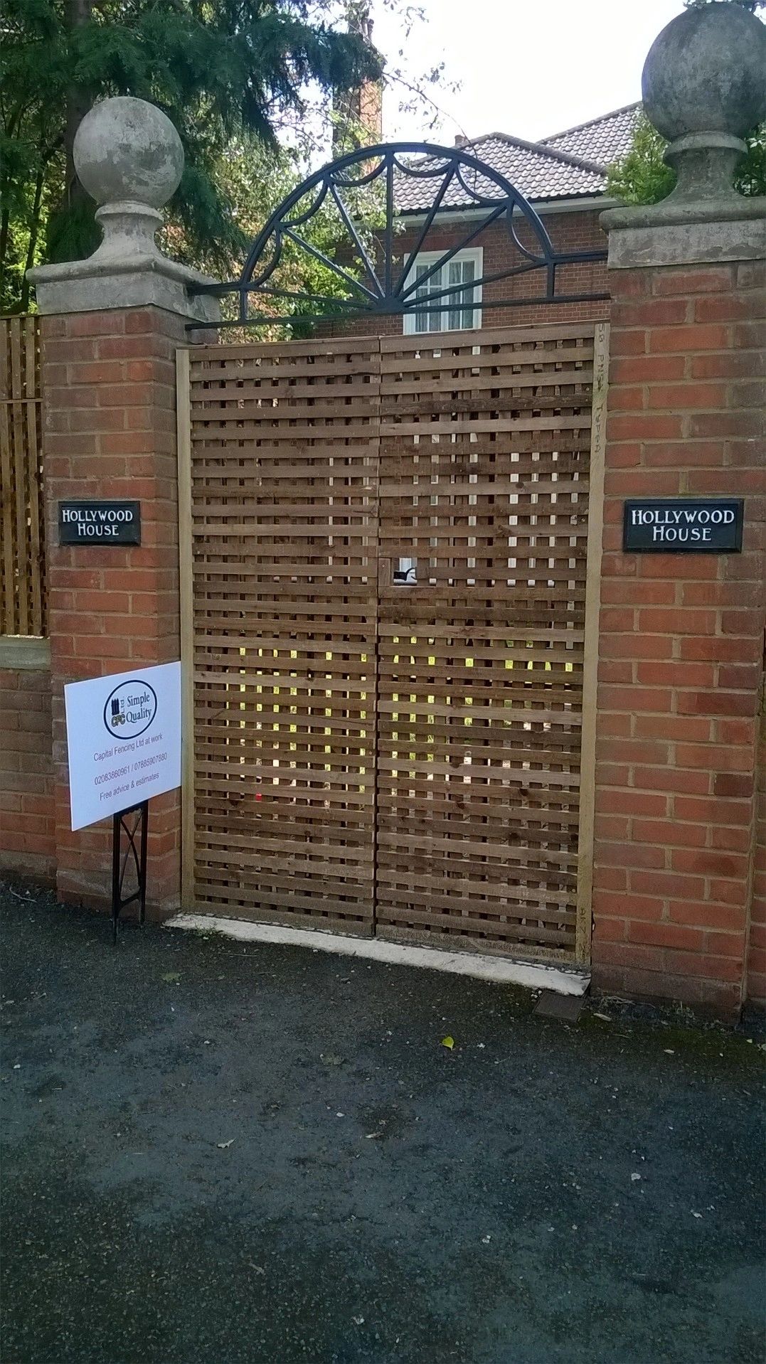 trellis-topped fence installed by Capital Fencing in Edgware (HA8)