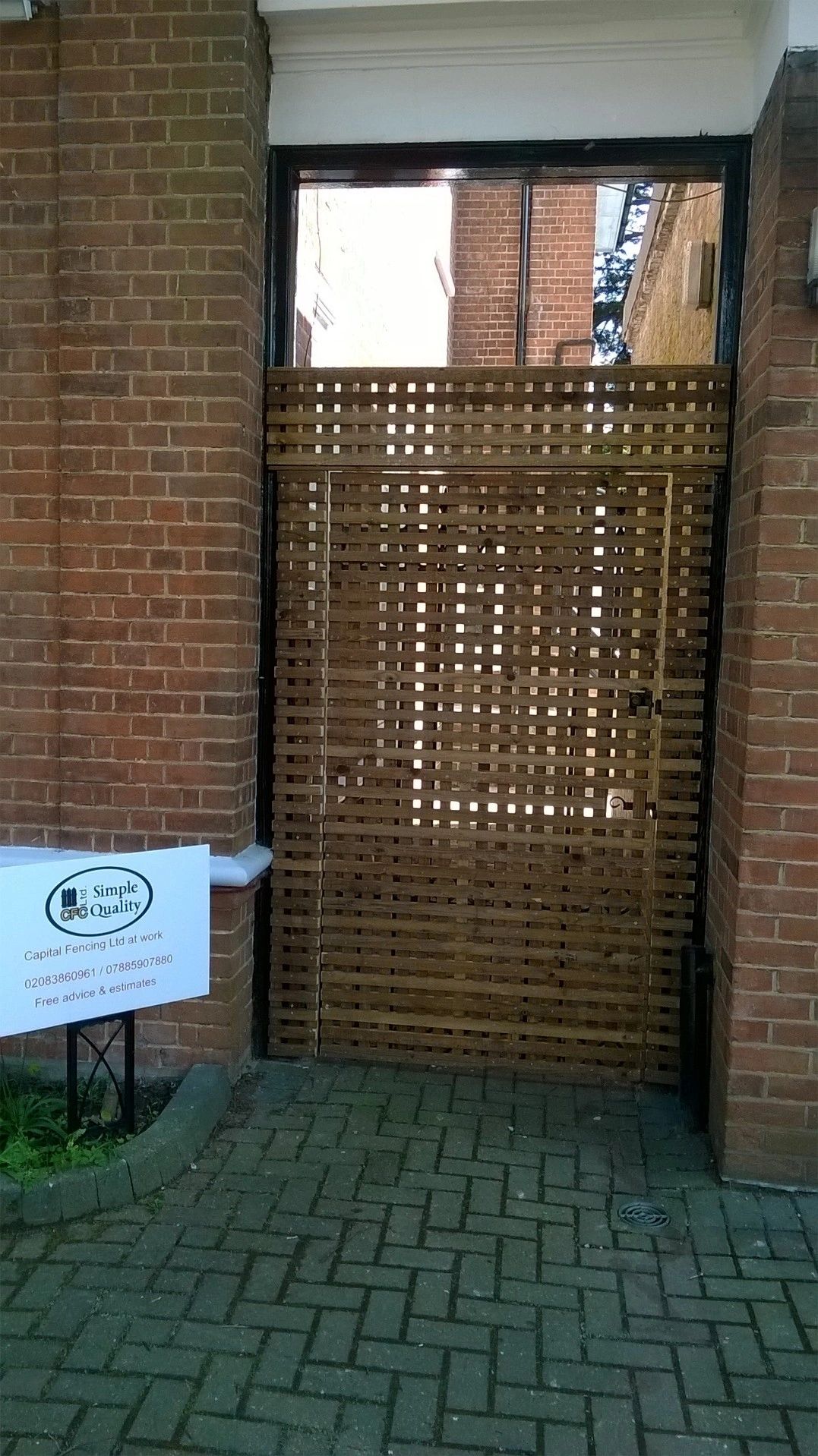 trellis-topped fence installed by Capital Fencing in Hatfield (AL9)