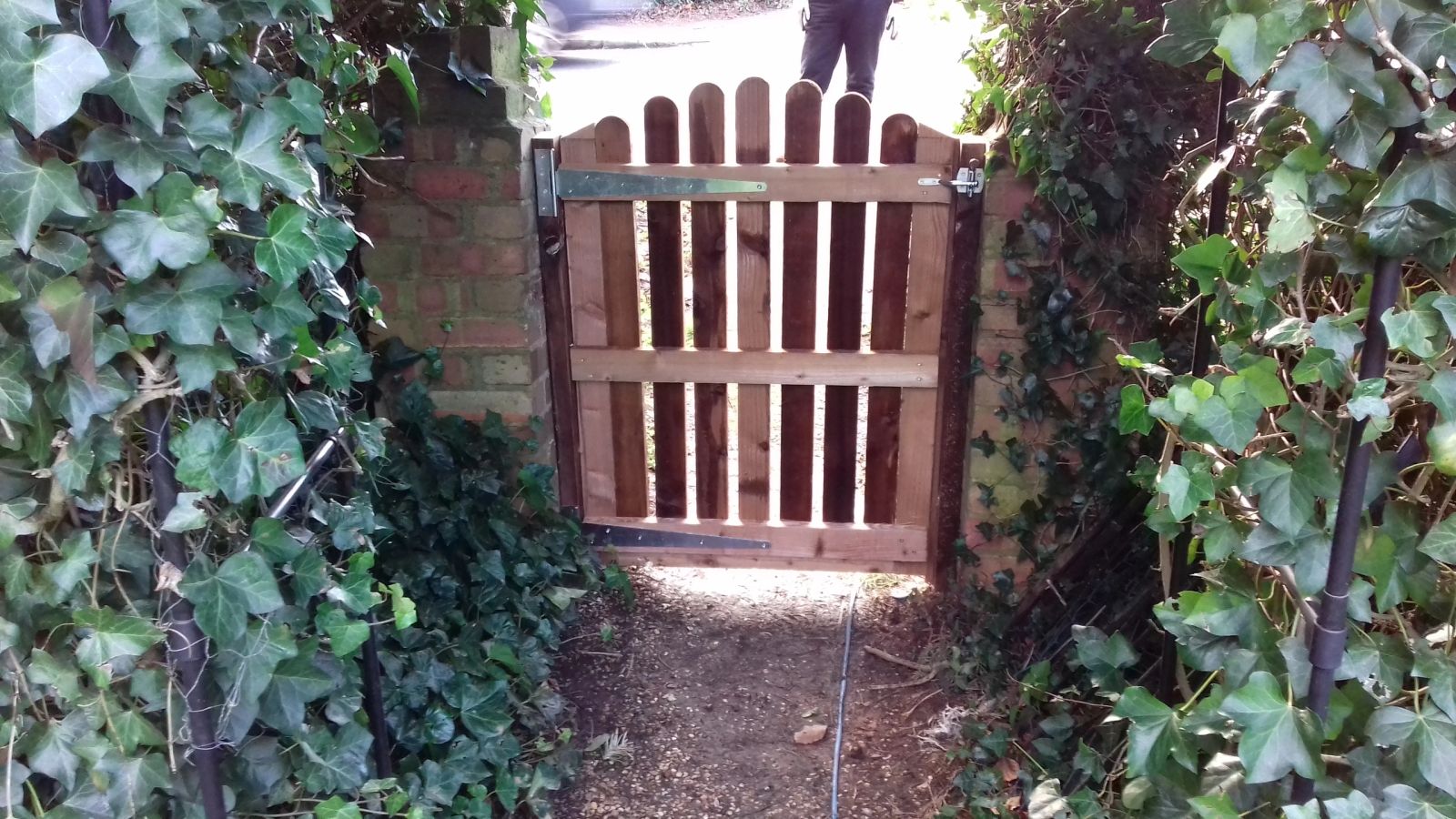 closeboard fence run installed by Capital Fencing in Hatfield (AL9)